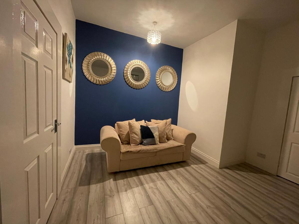 Hla Holytown Apartment Mossend Exterior foto