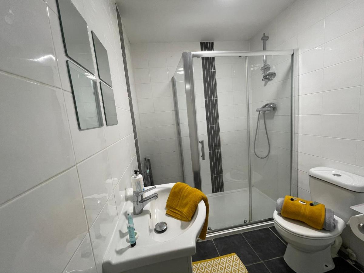Hla Holytown Apartment Mossend Exterior foto