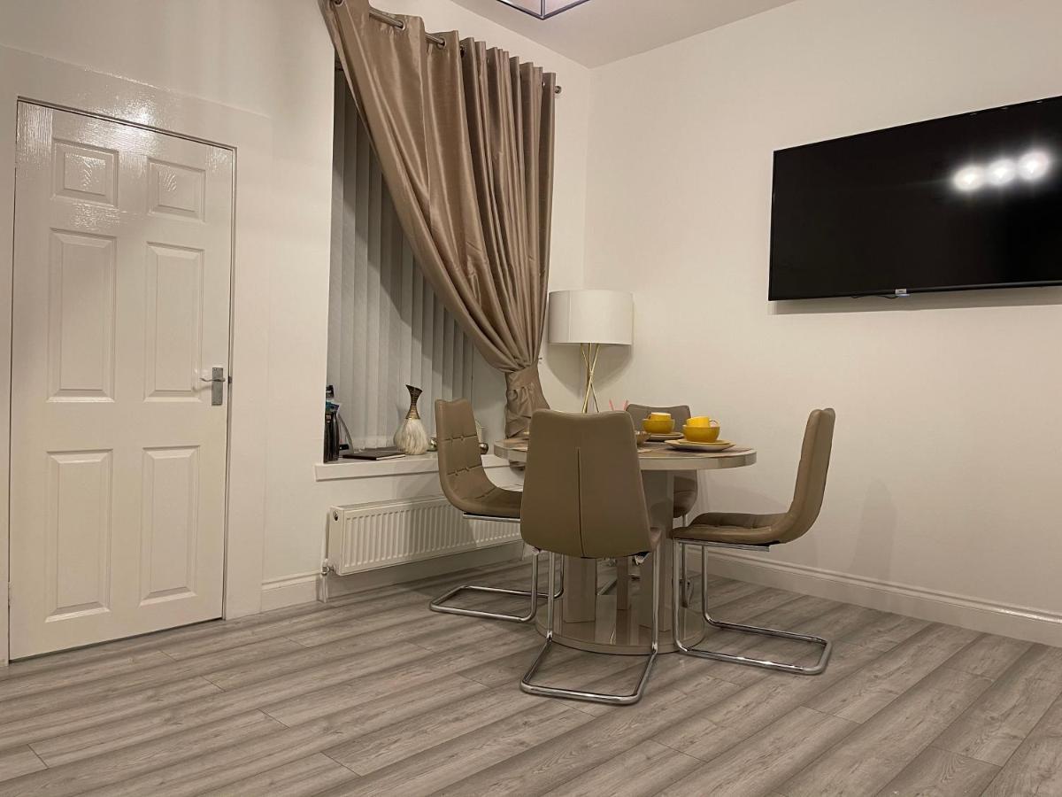Hla Holytown Apartment Mossend Exterior foto
